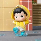 POP MART-HACIPUPU × CRAYON SHINCHAN - Colección"Un día en Kasukabe"Figuras en Cajas Misteriosas - Mi Ánimo Es a Prueba de Lluvia