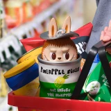 POP MART-THE MONSTERS - Colección "¡No Me Puedes Ver!" Figuras Coleccionables - Canned Pineapple