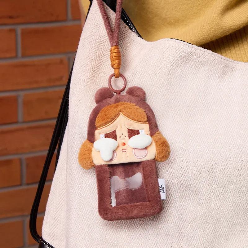 CRYBABY – Colección “Llore, joven, llore…" Portatarjetas de Peluche en Cajas Misteriosas