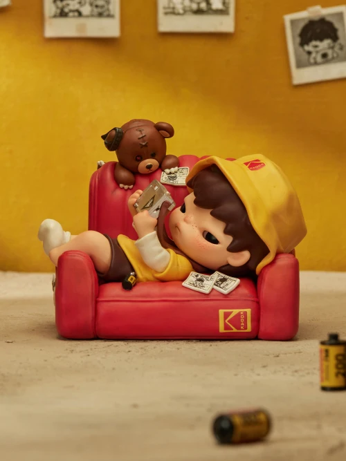 Hirono × Kodak Click Figure